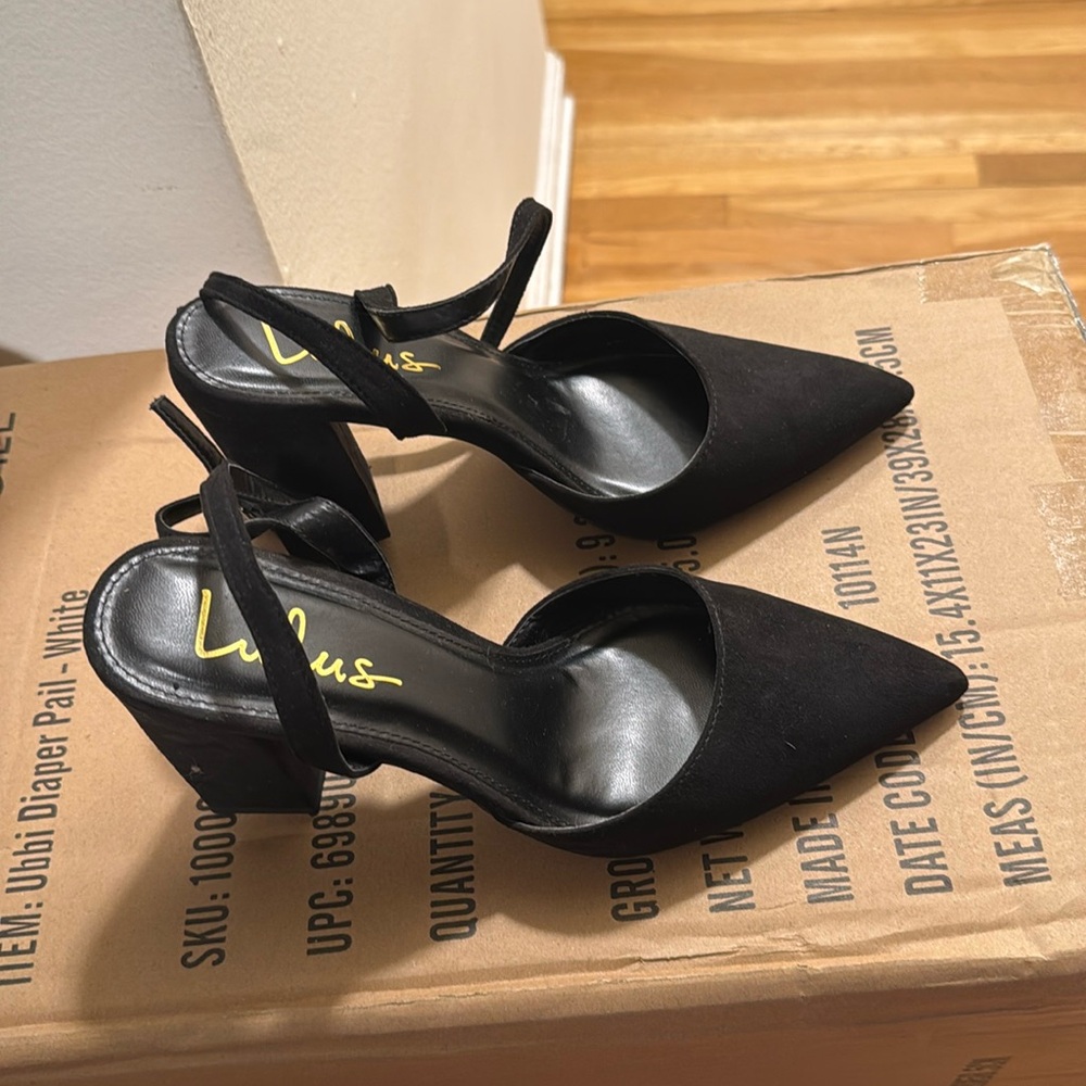 Lulus Black pointy toed heels